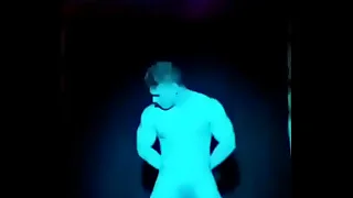 Gogoboy cesar alemao mostra o cacete