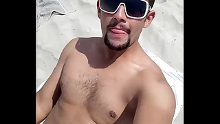 Curtindo a praia de abricó