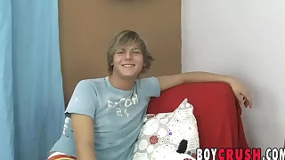 Twink gay dillon samuels receives blowjob while masturbating