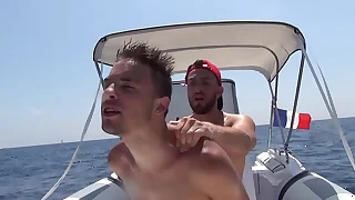 Bande annonce - baise puissante d'un petit cul serré et imberbe par la chew d'un marin dominant - gaysight.com