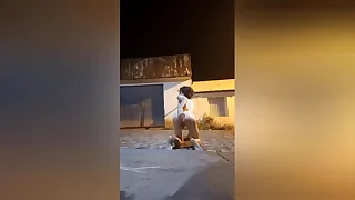 Colocando dildo no cuzinho e vestindo calcinha, usando cinto de castidade e me exibindo na rua