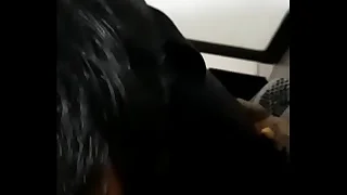 Mamada a descocido en baño público