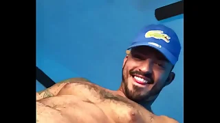 Maloca batendo uma 3