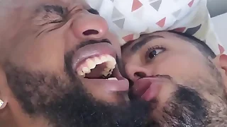 @dylanbarrows4  veio nos visitar levou pauladas no cuzinho, ganhou beijinhos do  @socyalsemcamisa  enquando eu socava. puto aguentou até dp. teve de tudo.